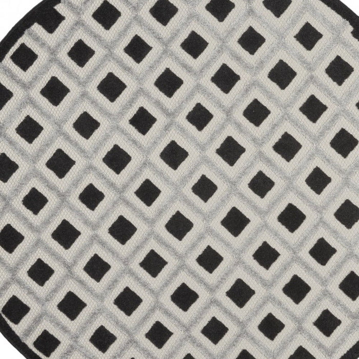 4' Round Round Geometric Indoor / Outdoor Area Rug - Black / White