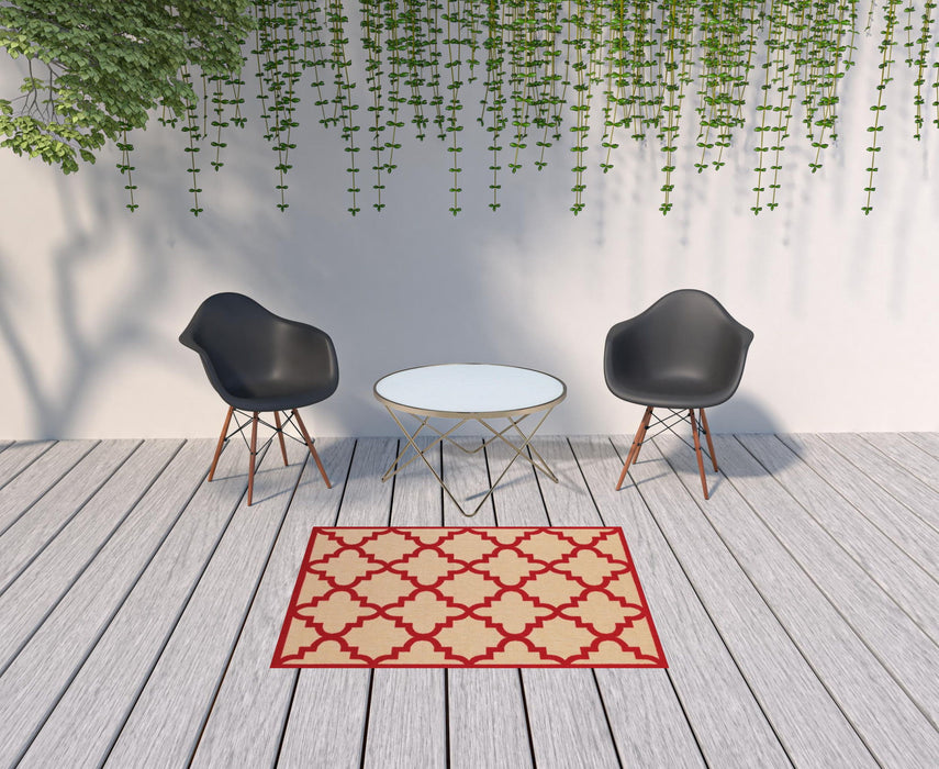 4' X 5' Geometric Stain Resistant Outdoor / Indoor Area Rug - Red