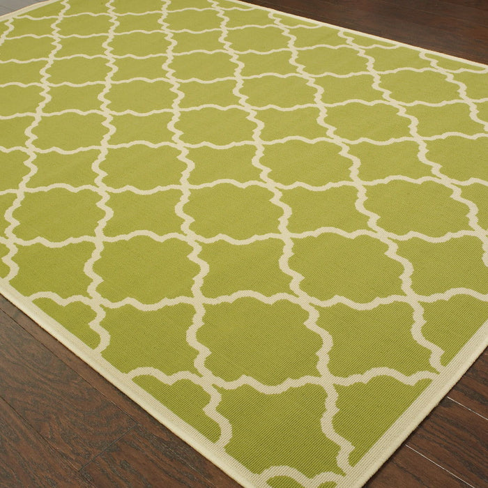 9' X 13' Geometric Stain Resistant Indoor & Outdoor Area Rug - Green / Ivory