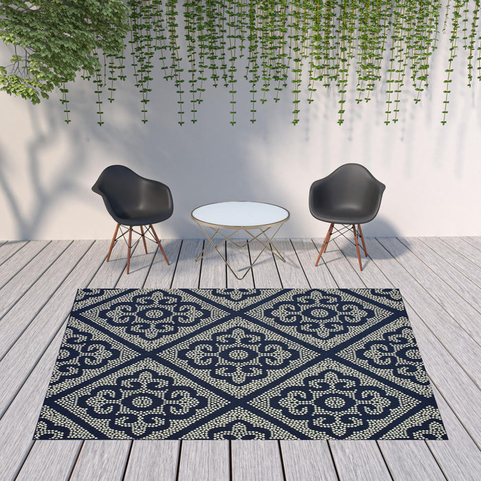 8' X 11' Geometric Stain Resistant Indoor & Outdoor Area Rug - Ivory / Blue