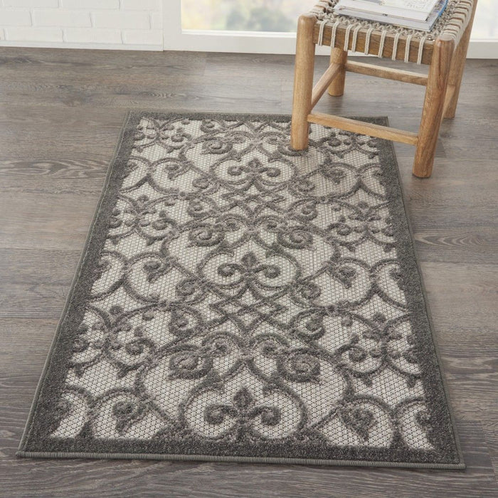 3' X 4' Floral Indoor / Outdoor Area Rug - Gray