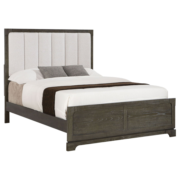 Harbington - Panel Bed