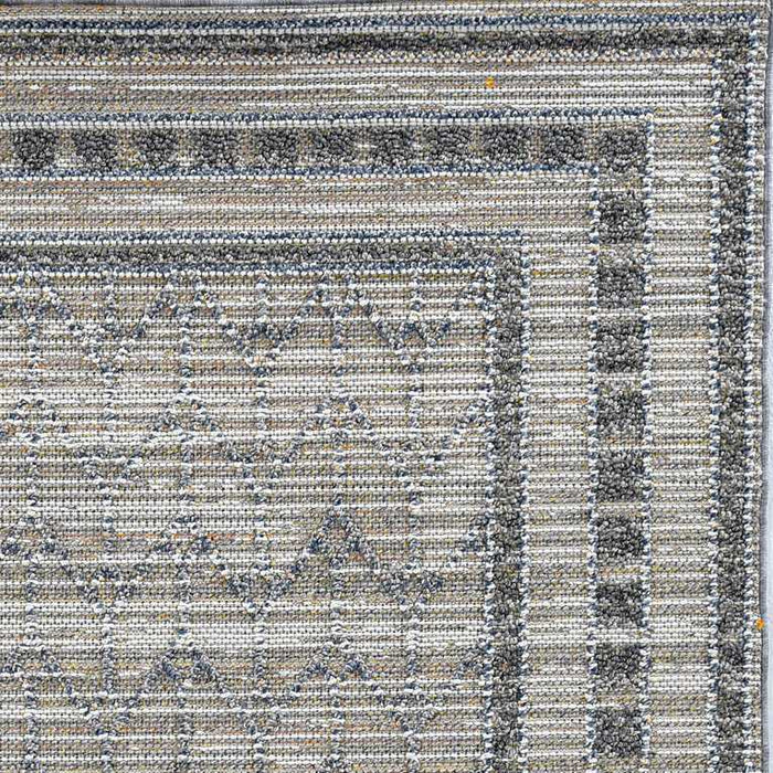 4' X 6' Machine Woven UV Treated Bordered Chevron Indoor / Outdoor Area Rug - Gray