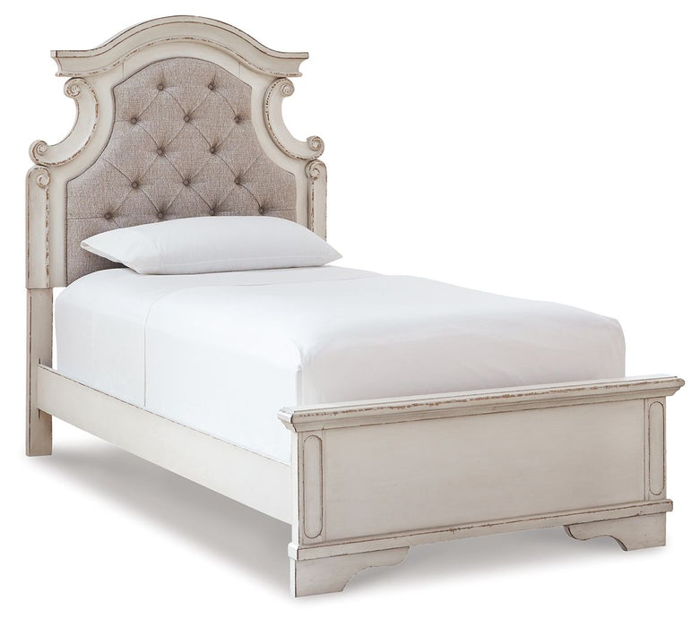 Realyn - Panel Bed Signature Design by Ashley®
