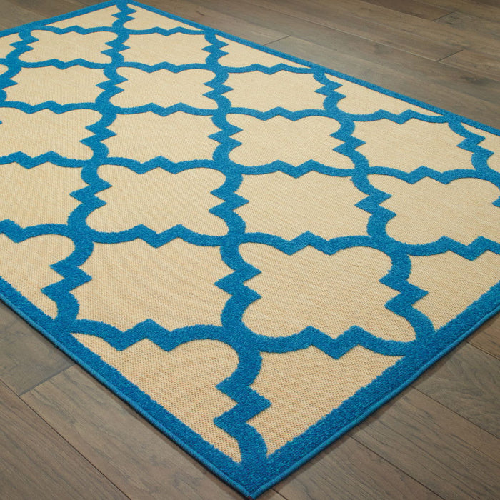 2' X 3' Geometric Stain Resistant Outdoor / Indoor Area Rug - Blue / Beige