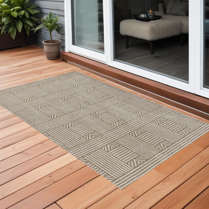 3' X 5' Geometric Indoor / Outdoor Area Rug - Beige / Ivory