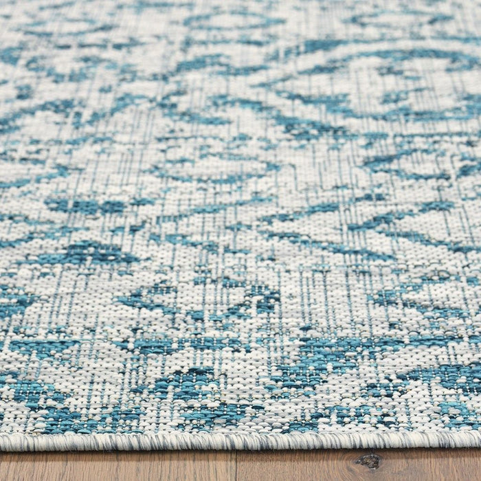 8' X 10' Indoor / Outdoor Area Rug - Blue / White