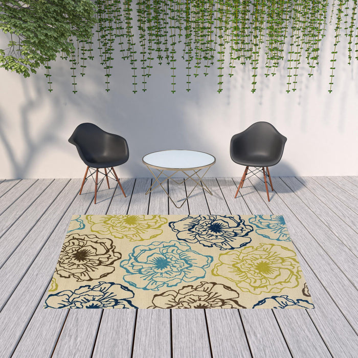 7' X 10' Floral Stain Resistant Indoor / Outdoor Area Rug - Green / Ivory