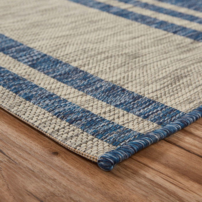 8' X 9' Outdoor / Indoor Area Rug - Blue / Gray