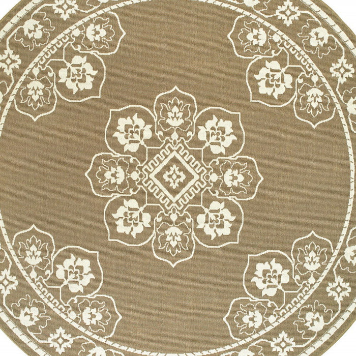 8' X 8' Round Oriental Stain Resistant Outdoor / Indoor Area Rug - Tan