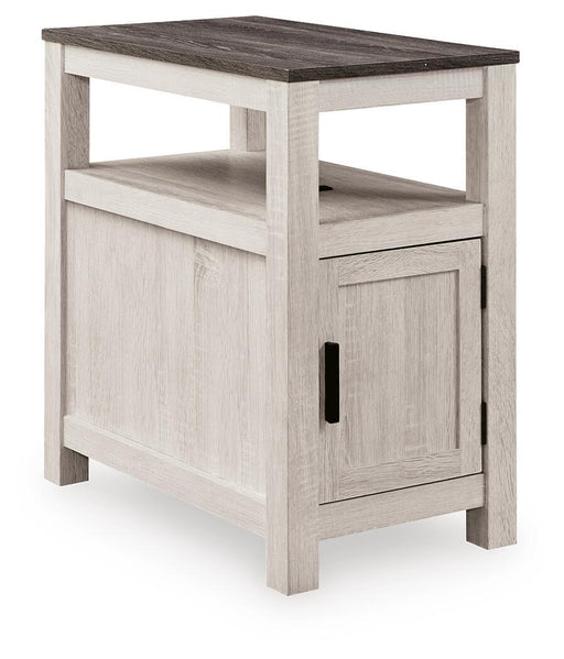 Fendenmore - Chair Side End Table Signature Design by Ashley®