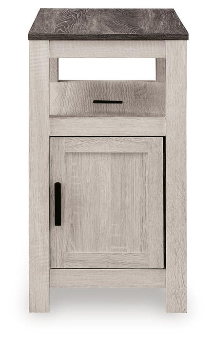 Fendenmore - Chair Side End Table Signature Design by Ashley®