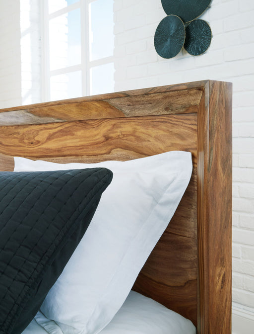 Dressonni - Panel Bed Signature Design by Ashley®