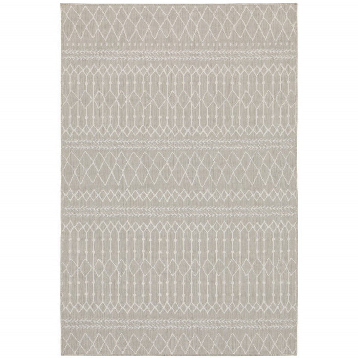 5' X 7' Indoor / Outdoor Area Rug - Gray / Ivory