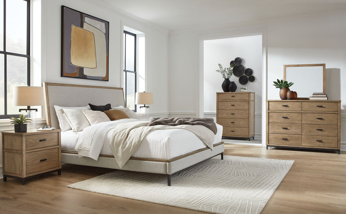Tomtyn - Upholstered Bed Set Benchcraft®