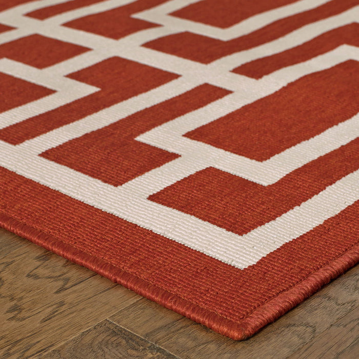 7' X 10' Geometric Stain Resistant Indoor & Outdoor Area Rug - Red / Ivory