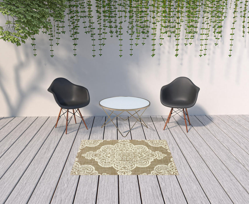 4' X 6' Oriental Stain Resistant Indoor / Outdoor Area Rug - Tan