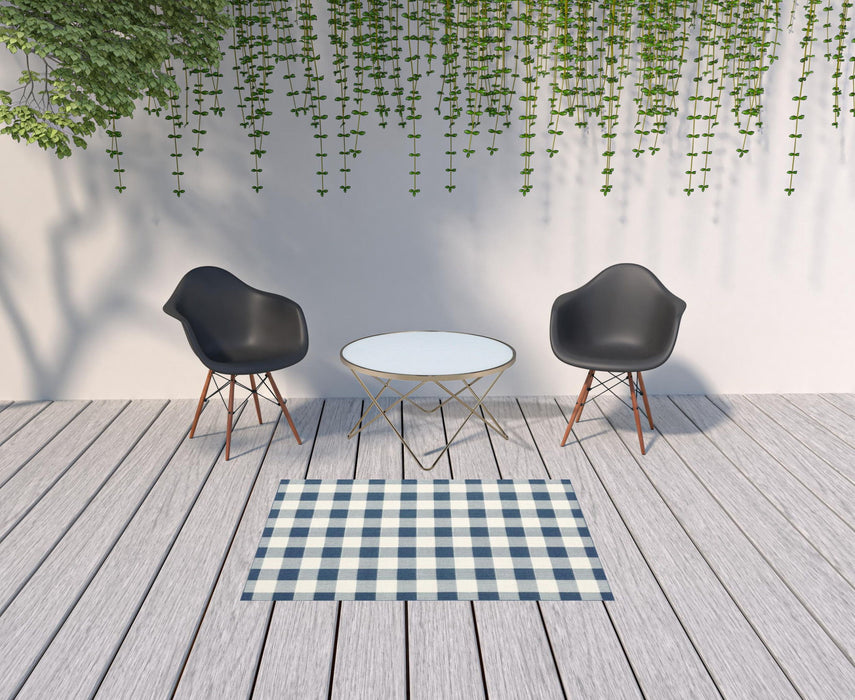 4' X 6' Geometric Stain Resistant Area Rug Outdoor / Indoor - Ivory / Blue