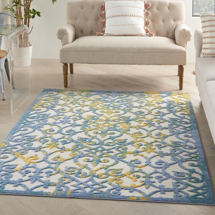 5' X 8' Floral Indoor / Outdoor Area Rug - Ivory / Blue