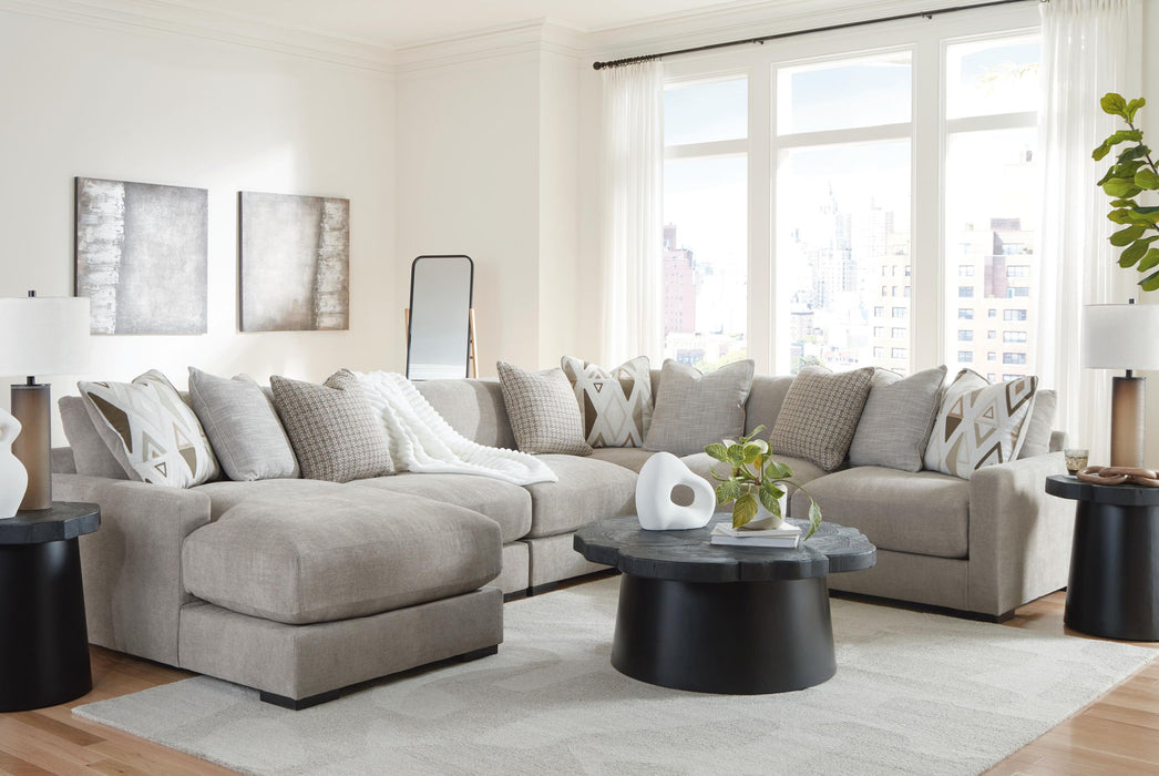 Aslan Court - Sectional Benchcraft®