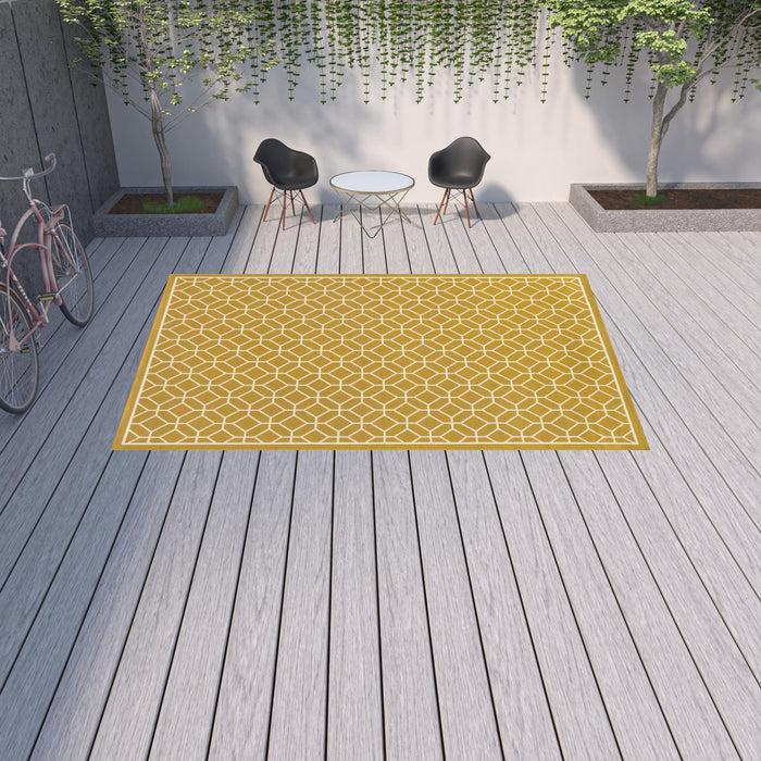 9' X 13' Geometric Stain Resistant Indoor / Outdoor Area Rug - Gold / Ivory