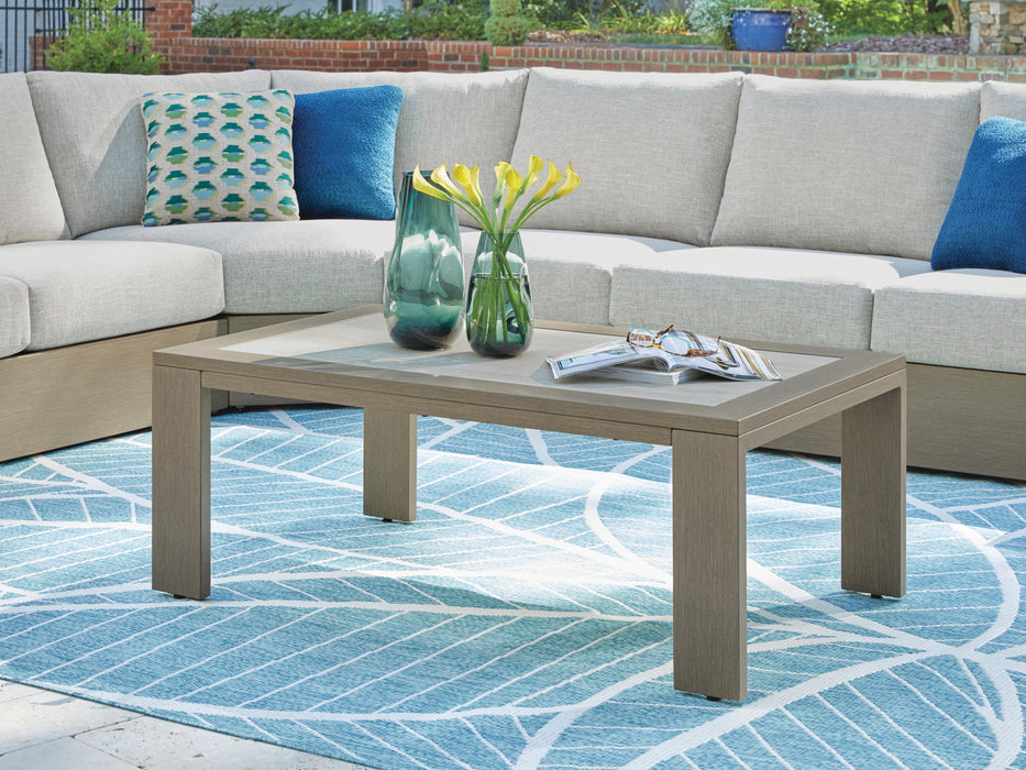 Kimpton Isle - Table Signature Design by Ashley®