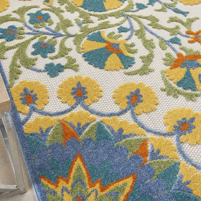 6' X 9' Floral Stain Resistant Indoor / Outdoor Area Rug - Ivory / Blue