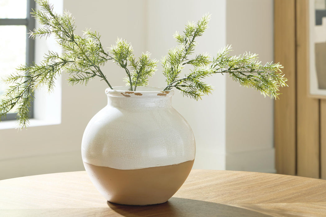 Vercott - Vase Signature Design by Ashley®