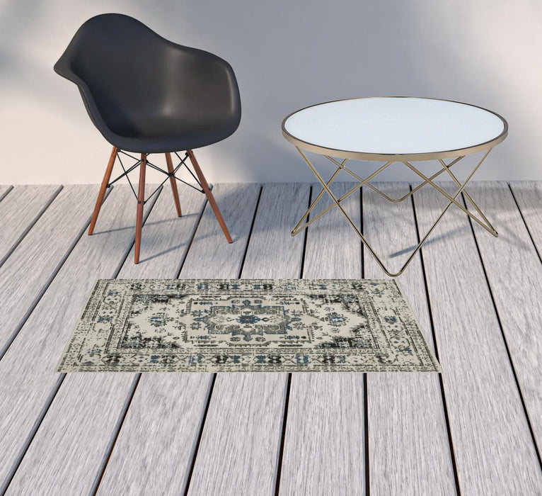 2' X 4' Oriental Stain Resistant Outdoor / Indoor Area Rug - Blue / Beige