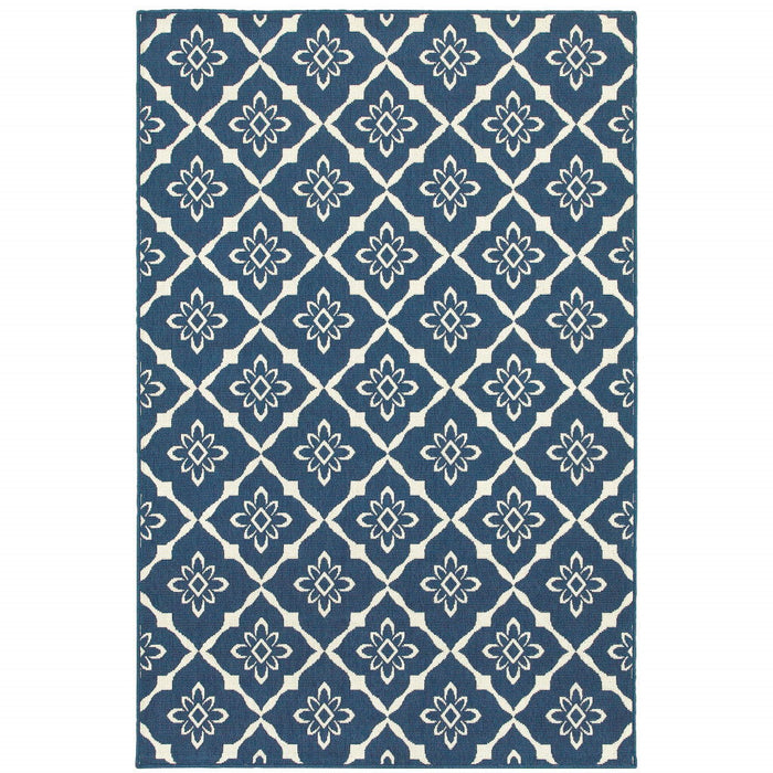 7' X 10' Floral Stain Resistant Outdoor & Indoor Area Rug - Blue / Ivory