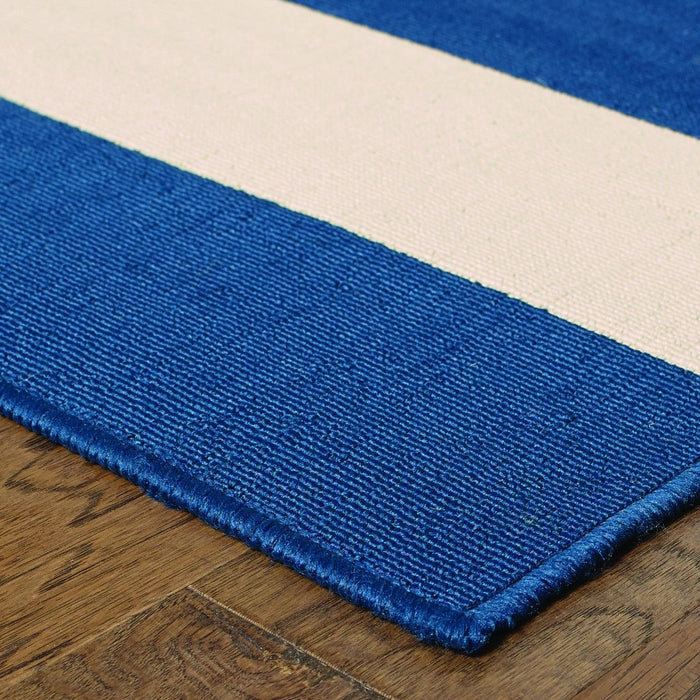 2' X 4' Indoor & Outdoor Area Rug - Blue / Ivory