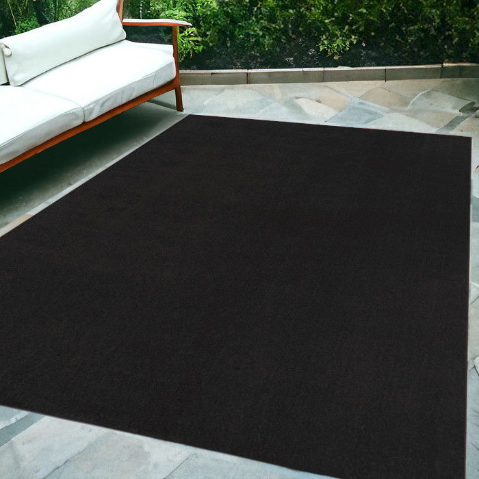 8' X 10' Stain Resistant Indoor / Outdoor Area Rug - Black