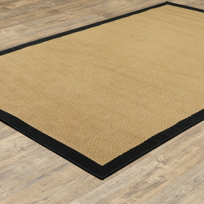 6' X 9' Indoor / Outdoor Area Rug - Beige / Black