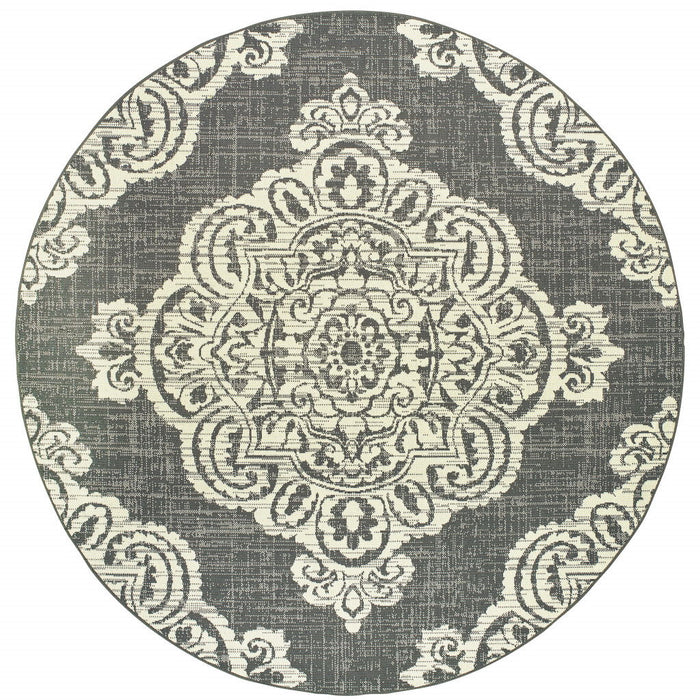 8' X 8' Round Oriental Stain Resistant Indoor / Outdoor Area Rug - Gray / Ivory