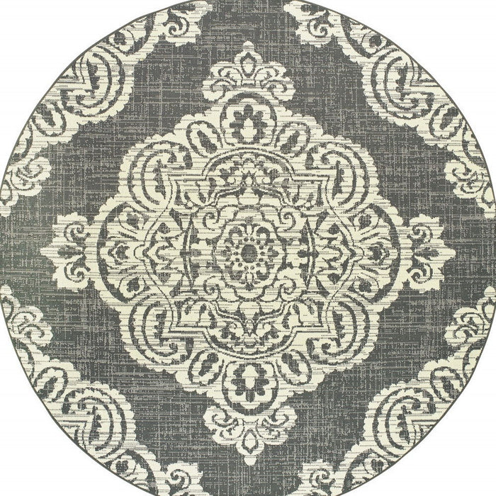 8' X 8' Round Oriental Stain Resistant Indoor / Outdoor Area Rug - Gray / Ivory