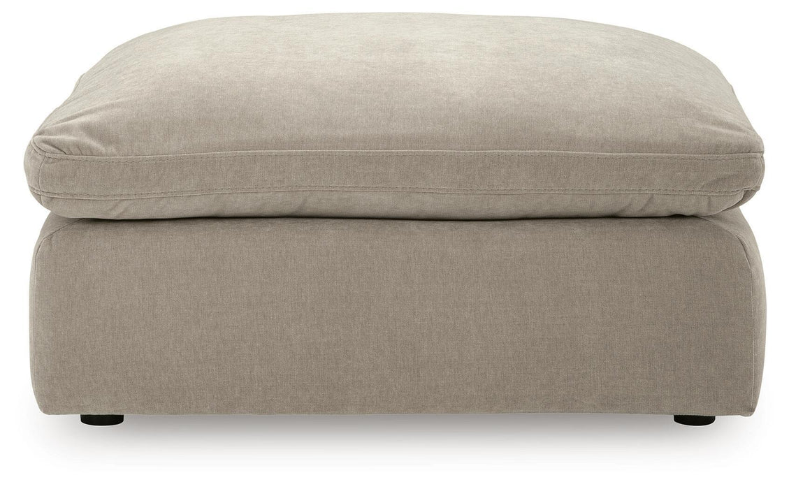 Maxton Heights - Oversized Accent Ottoman Benchcraft®