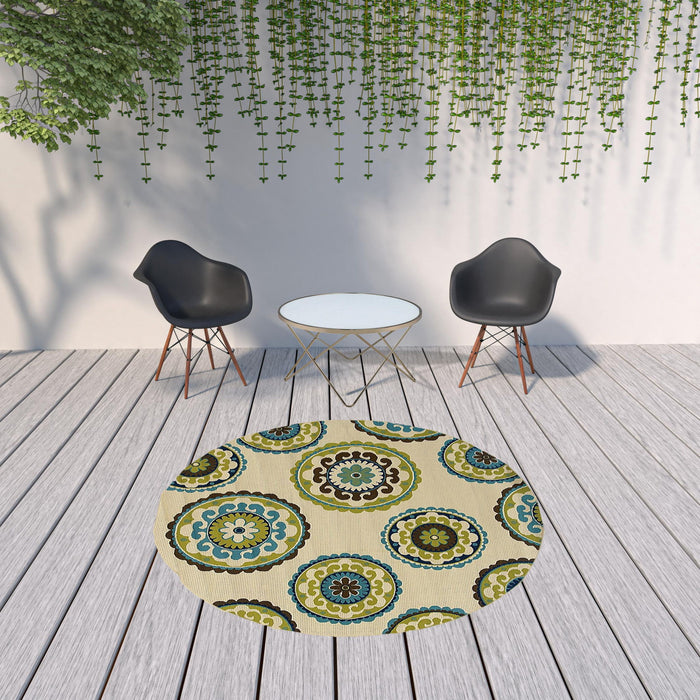 8' X 8' Round Floral Indoor / Outdoor Area Rug - Green / Ivory