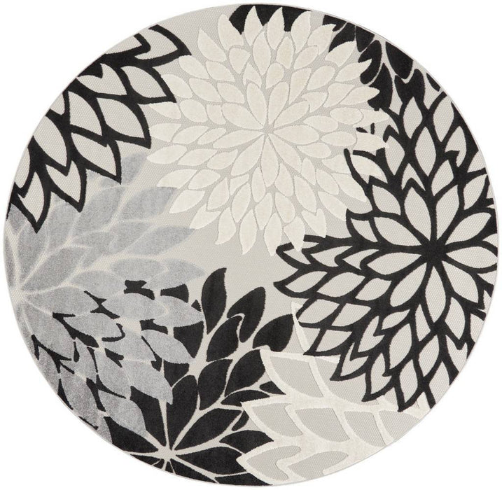 8' X 8' Round Floral Non Skid Indoor / Outdoor Area Rug - Black / White