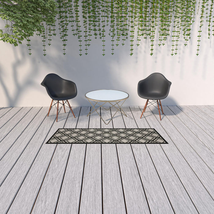 2' X 7' Geometric Stain Resistant Indoor / Outdoor Area Rug - Beige / Black