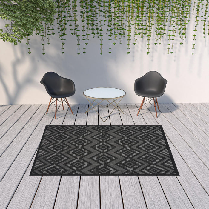 6' X 9' Argyle Indoor / Outdoor Area Rug - Charcoal Black