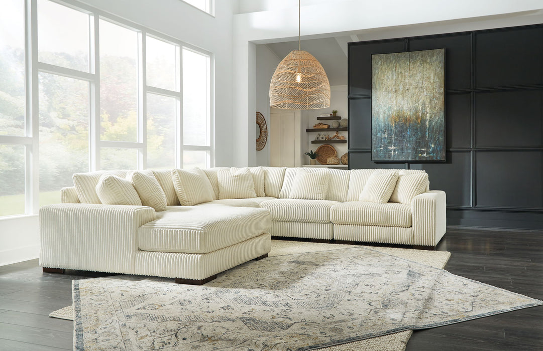 Lindyn - Sectional Signature Design by Ashley®