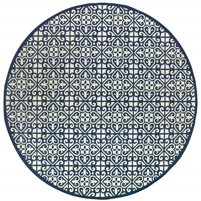 8' X 8' Round Geometric Stain Resistant Outdoor / Indoor Area Rug - Ivory / Blue