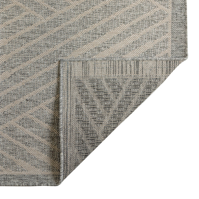 9' X 12' Geometric Stain Resistant Indoor / Outdoor Area Rug - Gray