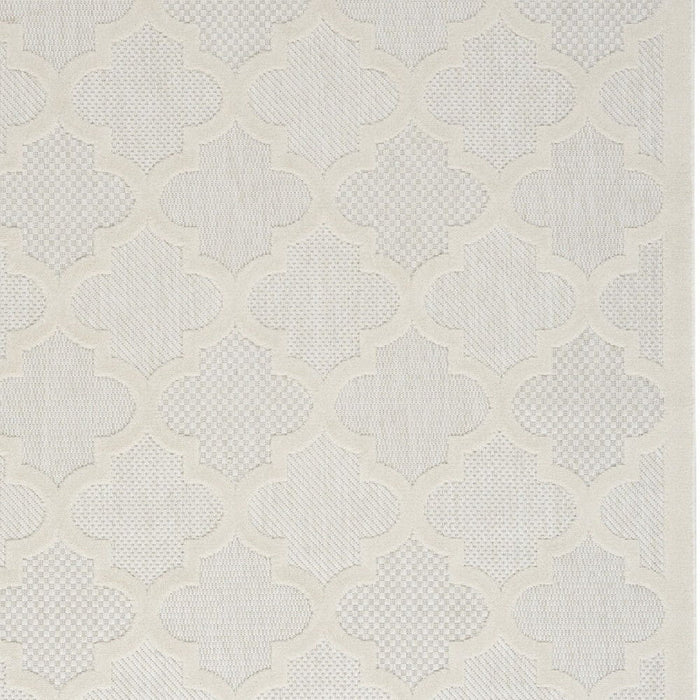 4' X 6' Ikat Indoor / Outdoor Area Rug - Ivory / White