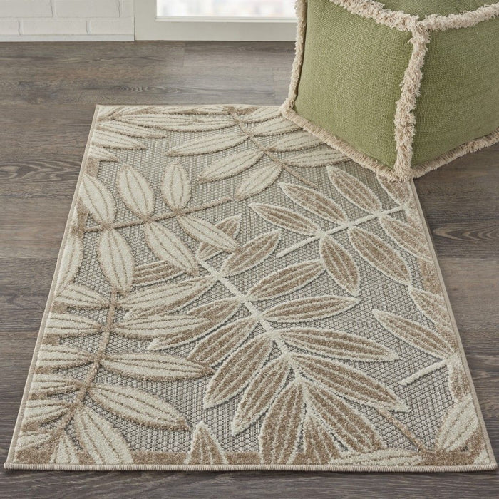 3' X 4' Floral Outdoor / Indoor Area Rug - Gray / Ivory