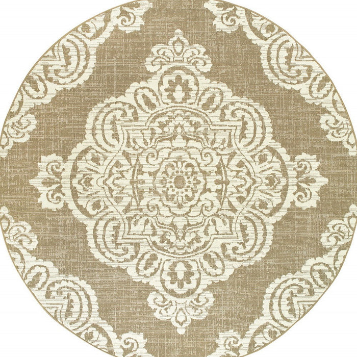 8' X 8' Round Oriental Stain Resistant Indoor / Outdoor Area Rug - Tan