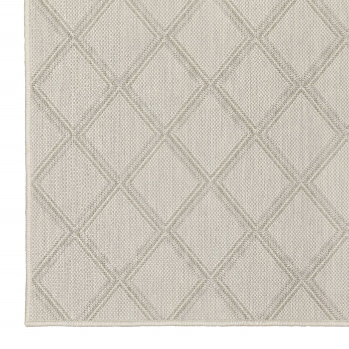 3' X 5' Geometric Stain Resistant Outdoor / Indoor Area Rug - Gray / Ivory