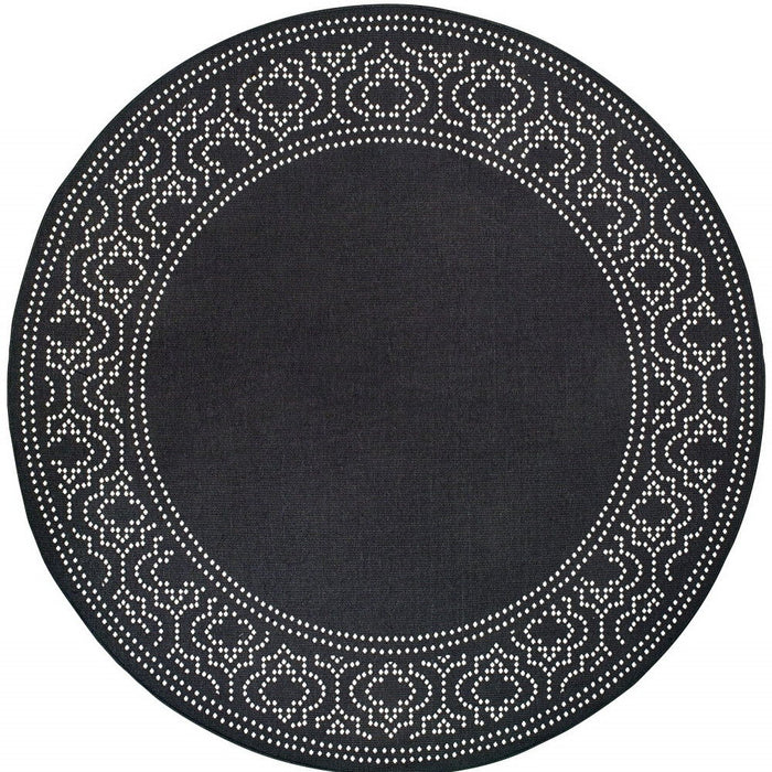 8' X 8' Round Stain Resistant Indoor / Outdoor Area Rug - Black / Ivory