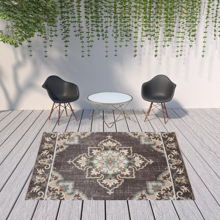 8' X 10' Floral Stain Resistant Indoor / Outdoor Area Rug - Brown