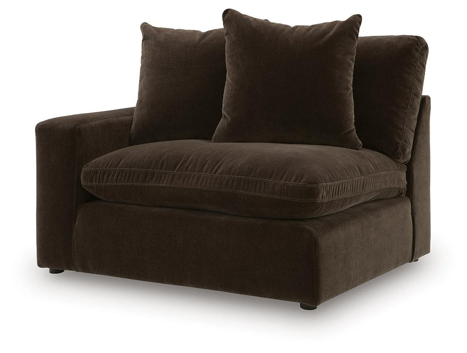 Maxton Heights - LAF Corner Chair - Bittersweet Benchcraft®